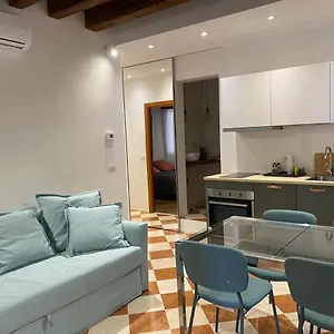  Apartment Ca' Degli Specchieri - A Due Passi Da Piazza San Marco
